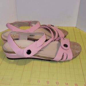 Beacon Sofwear sandals 